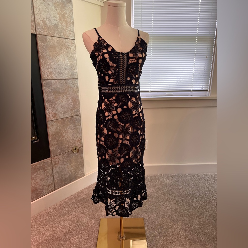 V-Neck crochet lace dress in navy blue.